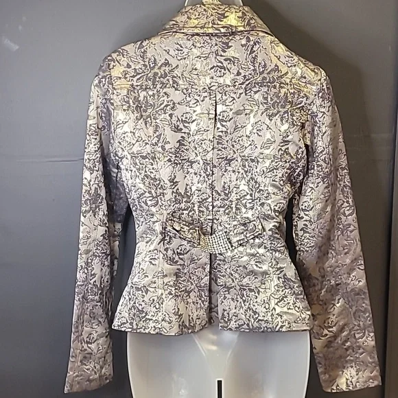 Cach'e - Picture 3 of 5